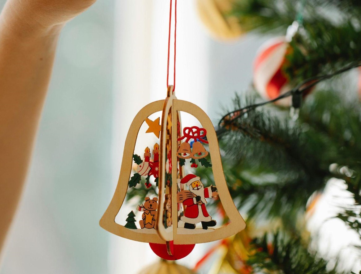 Create Memorable Holidays with a Pink Christmas Tree